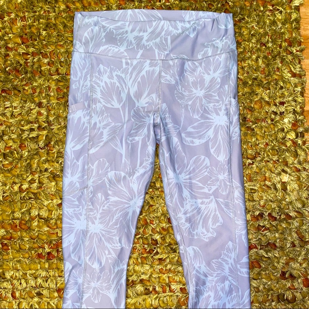 Guru active leggings. Side pockets for phone.